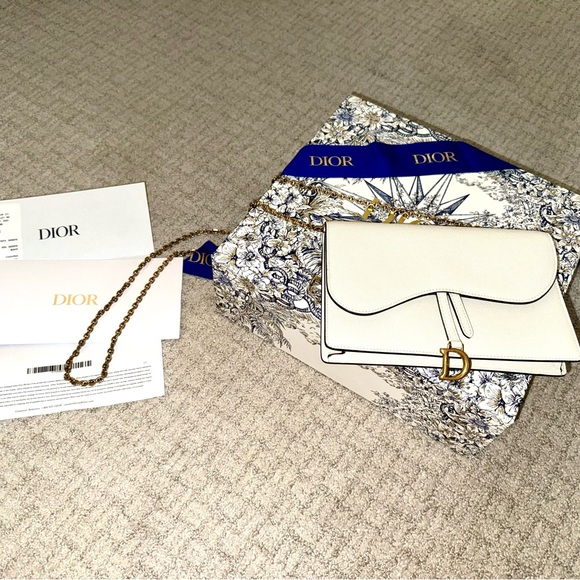 Dior Saddle Pouch. - Picture 5 of 9